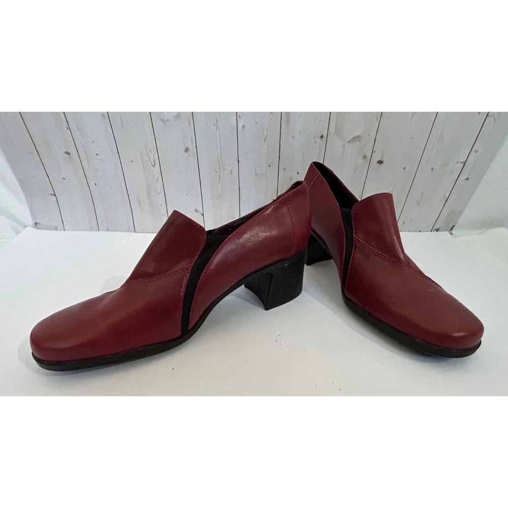 Clarks Womens Burgundy Red Leather Chunk Heel Rubber Sole shoes 70625
